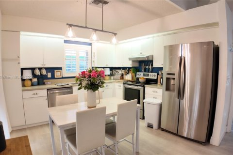 Купить виллу или дом в Хомстед, Флорида 2 спальни, 98.2м2, № 1979060 - фото 10