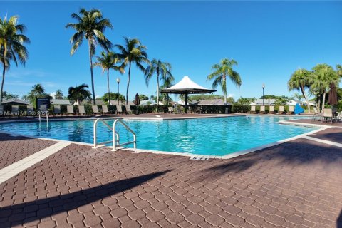 Купить виллу или дом в Хомстед, Флорида 2 спальни, 98.2м2, № 1979060 - фото 27