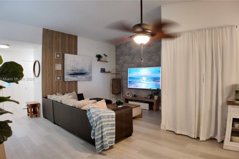 Купить виллу или дом в Хомстед, Флорида 2 спальни, 98.2м2, № 1979060 - фото 20