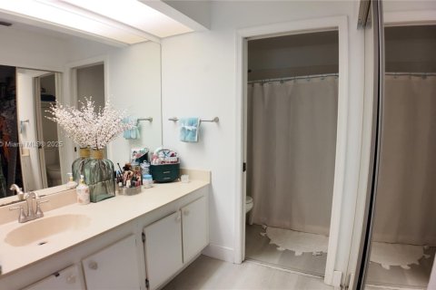 Купить виллу или дом в Хомстед, Флорида 2 спальни, 98.2м2, № 1979060 - фото 17