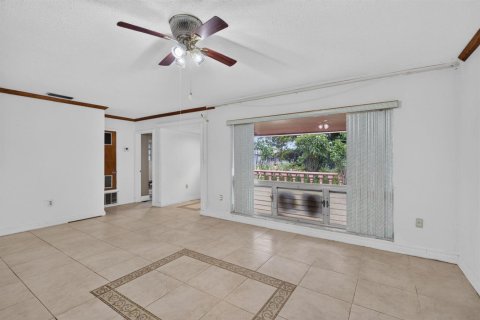 Villa ou maison à vendre à Miramar, Floride: 3 chambres, 154.03 m2 № 2398039 - photo 9