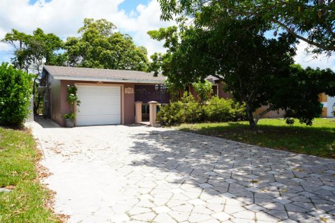 Villa ou maison à vendre à Miramar, Floride: 3 chambres, 154.03 m2 № 2398039 - photo 3