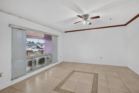 Villa ou maison à vendre à Miramar, Floride: 3 chambres, 154.03 m2 № 2398039 - photo 7