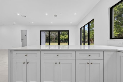 Villa ou maison à vendre à Lake Worth, Floride: 4 chambres, 234.11 m2 № 2261284 - photo 18