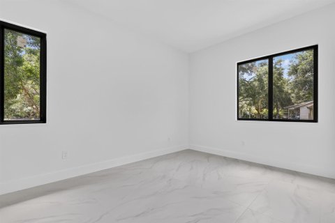 Villa ou maison à vendre à Lake Worth, Floride: 4 chambres, 234.11 m2 № 2261284 - photo 22