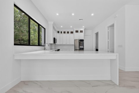 Villa ou maison à vendre à Lake Worth, Floride: 4 chambres, 234.11 m2 № 2261284 - photo 15