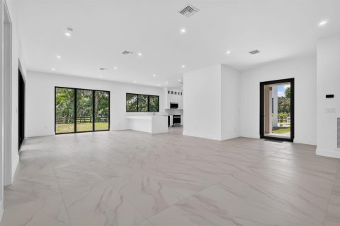 Villa ou maison à vendre à Lake Worth, Floride: 4 chambres, 234.11 m2 № 2261284 - photo 9