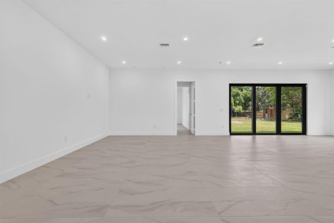 Villa ou maison à vendre à Lake Worth, Floride: 4 chambres, 234.11 m2 № 2261284 - photo 6