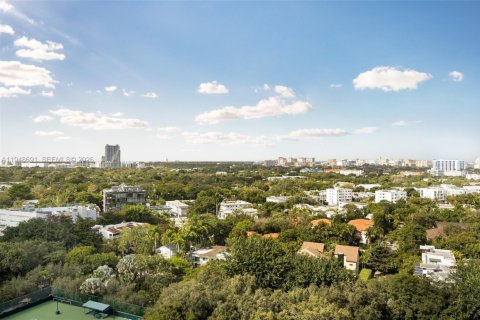 Condo in Miami, Florida, 3 bedrooms  № 2005064 - photo 24