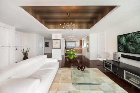 Condo in Miami, Florida, 3 bedrooms  № 2005064 - photo 8