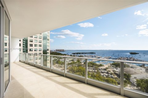 Condo in Miami, Florida, 3 bedrooms  № 2005064 - photo 3