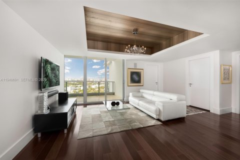 Condo in Miami, Florida, 3 bedrooms  № 2005064 - photo 9