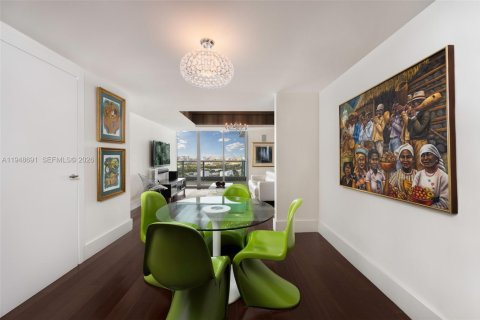 Condo in Miami, Florida, 3 bedrooms  № 2005064 - photo 10