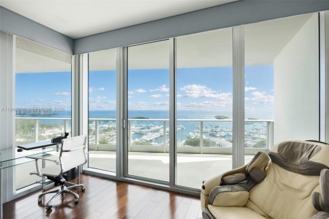 Condo in Miami, Florida, 3 bedrooms  № 2005064 - photo 5