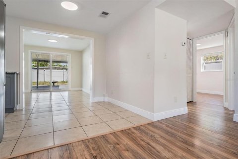Villa ou maison à vendre à Largo, Floride: 2 chambres, 71.53 m2 № 1577562 - photo 15