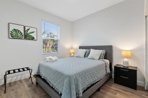 Casa en venta en Port Charlotte, Florida, 4 dormitorios, 151.99 m2 № 1757102 - foto 15