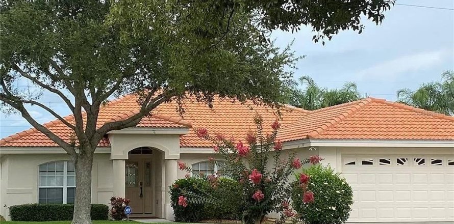 House in Winter Haven, Florida 3 bedrooms, 160.72 sq.m. № 1057228