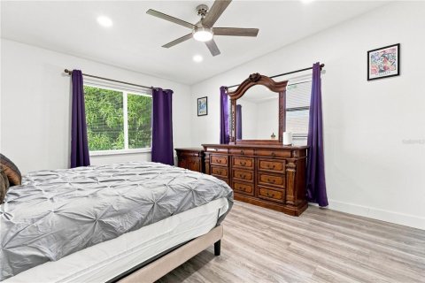 House in Port Charlotte, Florida 3 bedrooms, 190.64 sq.m. № 2315050 - photo 20