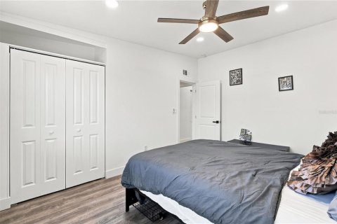 House in Port Charlotte, Florida 3 bedrooms, 190.64 sq.m. № 2315050 - photo 16