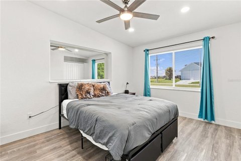 House in Port Charlotte, Florida 3 bedrooms, 190.64 sq.m. № 2315050 - photo 15