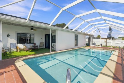 House in Port Charlotte, Florida 3 bedrooms, 190.64 sq.m. № 2315050 - photo 24