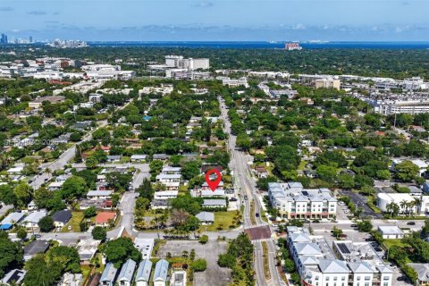Commercial property in South Miami, Florida 106.28 sq.m. № 2090649
