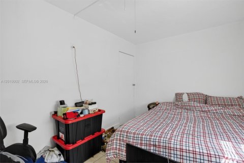 Commercial property in South Miami, Florida 106.28 sq.m. № 2090649 - photo 8