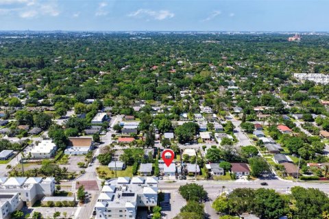 Commercial property in South Miami, Florida 106.28 sq.m. № 2090649 - photo 27
