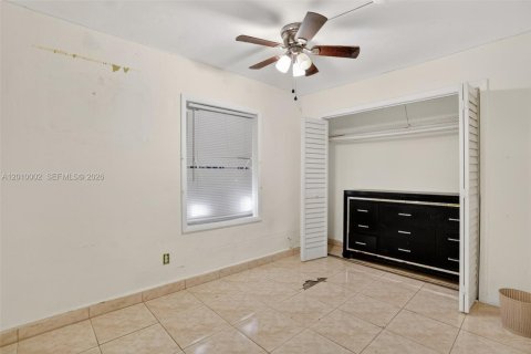 Commercial property in South Miami, Florida 106.28 sq.m. № 2090649 - photo 20