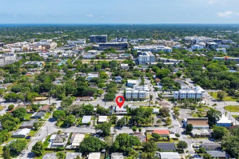 Commercial property in South Miami, Florida 106.28 sq.m. № 2090649 - photo 29