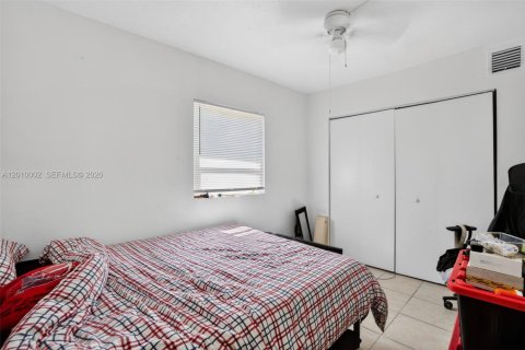 Commercial property in South Miami, Florida 106.28 sq.m. № 2090649 - photo 7
