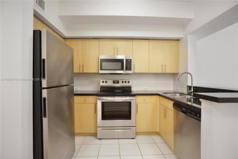 Townhouse in Miami, Florida 1 bedroom, 79.8 sq.m. № 1705901 - photo 5