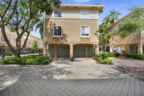 Townhouse in Miami, Florida 1 bedroom, 79.8 sq.m. № 1705901 - photo 16