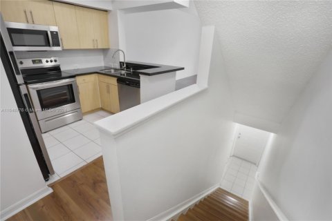 Townhouse in Miami, Florida 1 bedroom, 79.8 sq.m. № 1705901 - photo 3