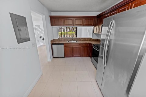 Condominio en venta en Plantation, Florida, 3 dormitorios, 128.21 m2 № 1963575 - foto 11