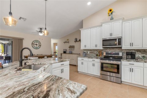 House in Port Charlotte, Florida 4 bedrooms, 209.87 sq.m. № 1609335 - photo 16