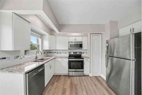 Casa en venta en Kissimmee, Florida, 3 dormitorios, 129.13 m2 № 2356379 - foto 6