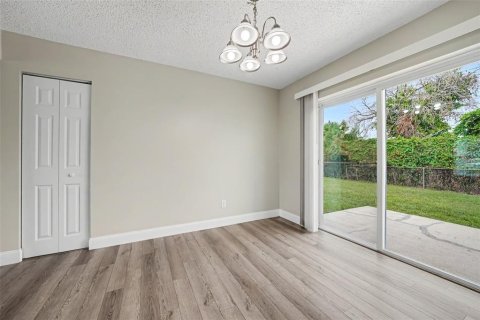 Casa en venta en Kissimmee, Florida, 3 dormitorios, 129.13 m2 № 2356379 - foto 4