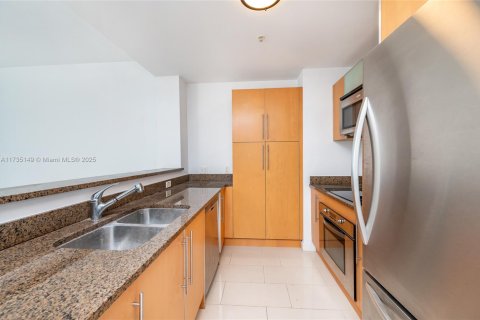 Купить кондоминиум в Майами, Флорида 1 спальня, 68.1м2, № 1985028 - фото 3