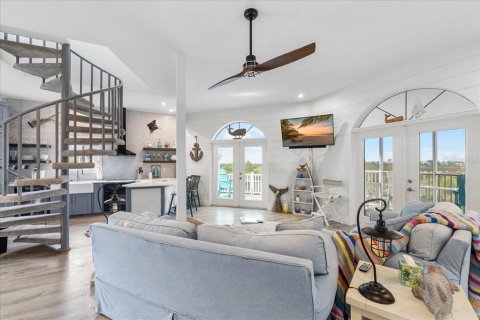 House in Hernando Beach, Florida 2 bedrooms, 129.32 sq.m. № 2120009 - photo 20