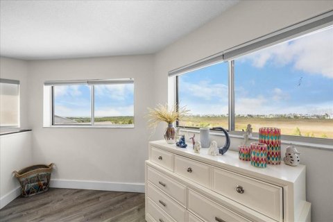 House in Hernando Beach, Florida 2 bedrooms, 129.32 sq.m. № 2120009 - photo 23