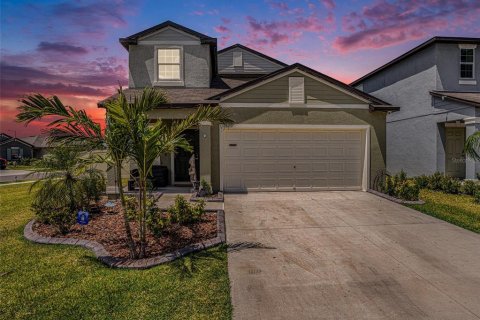 House in Wimauma, Florida 5 bedrooms, 221.94 sq.m. № 1910641 - photo 2