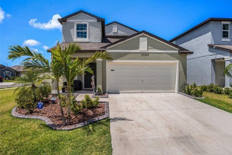 House in Wimauma, Florida 5 bedrooms, 221.94 sq.m. № 1910641 - photo 1