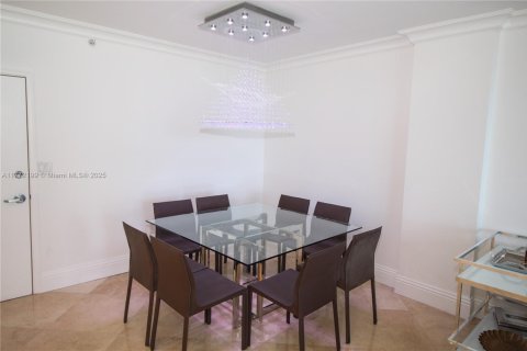 Copropriété à vendre à Bal Harbour, Floride: 2 chambres, 98.1 m2 № 1867904 - photo 7