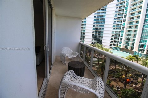 Copropriété à vendre à Bal Harbour, Floride: 2 chambres, 98.1 m2 № 1867904 - photo 25