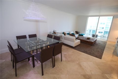 Copropriété à vendre à Bal Harbour, Floride: 2 chambres, 98.1 m2 № 1867904 - photo 12