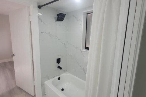 Купить кондоминиум в Лейк-Уорт, Флорида 5 комнат, 104.98м2, № 2086333 - фото 10