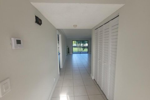 Купить кондоминиум в Лейк-Уорт, Флорида 5 комнат, 104.98м2, № 2086333 - фото 6