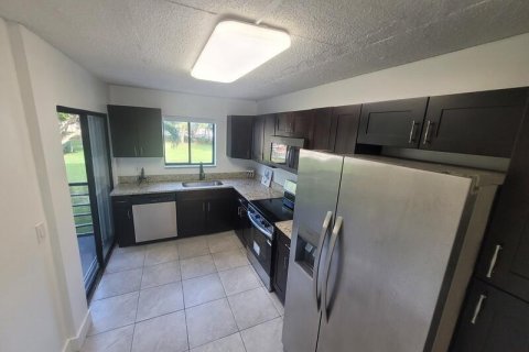 Купить кондоминиум в Лейк-Уорт, Флорида 5 комнат, 104.98м2, № 2086333 - фото 21