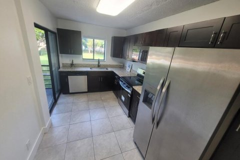 Купить кондоминиум в Лейк-Уорт, Флорида 5 комнат, 104.98м2, № 2086333 - фото 22